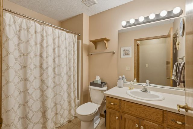 6973 4th Street Circle N, Oakdale, MN 55128