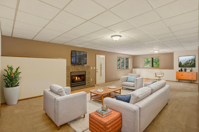 6973 4th Street Circle N, Oakdale, MN 55128
