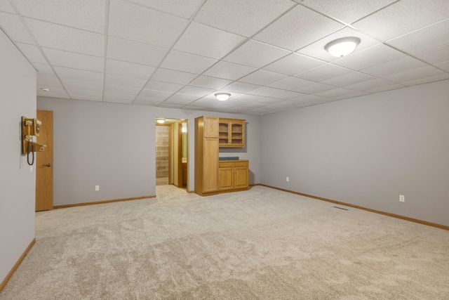 6973 4th Street Circle N, Oakdale, MN 55128