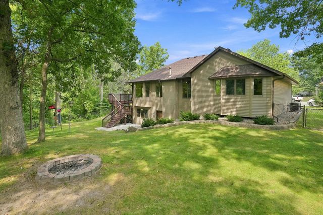6973 4th Street Circle N, Oakdale, MN 55128