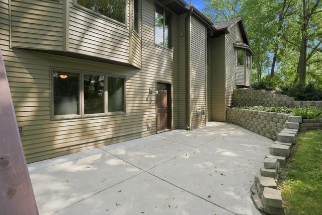 6973 4th Street Circle N, Oakdale, MN 55128