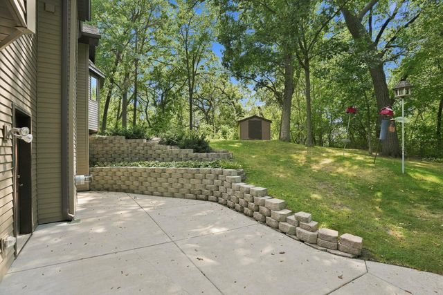 6973 4th Street Circle N, Oakdale, MN 55128