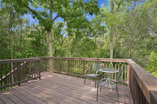 6973 4th Street Circle N, Oakdale, MN 55128