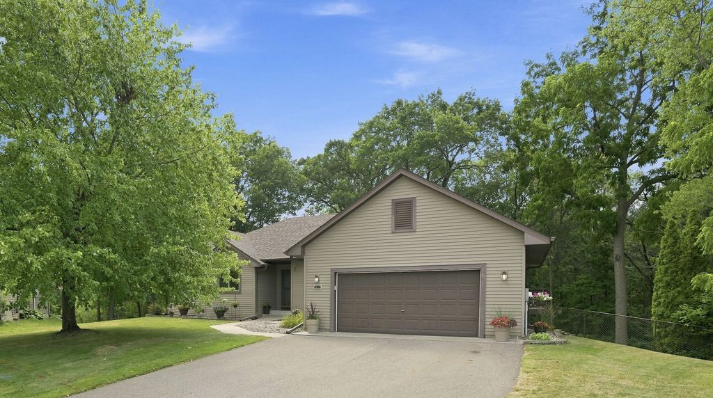 6973 4th Street Circle N, Oakdale, MN 55128