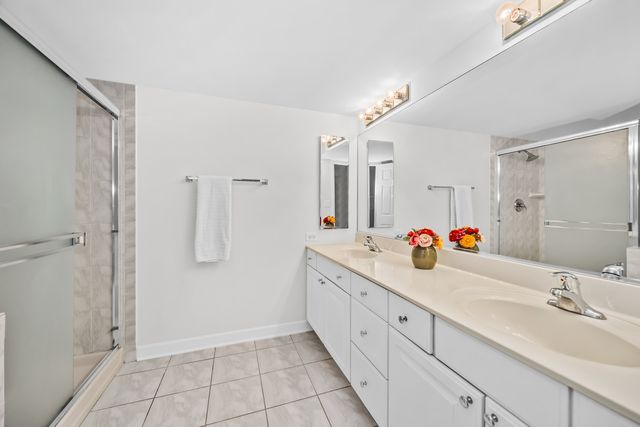 5645 S Cass Avenue 102, Westmont, IL 60559