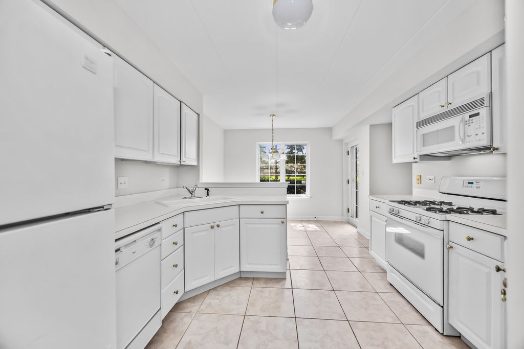5645 S Cass Avenue 102, Westmont, IL 60559 — photo 4