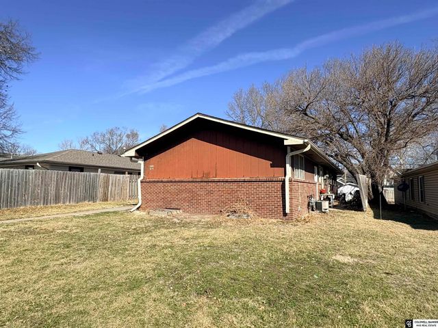 3268 Y Street, Lincoln, NE 68503