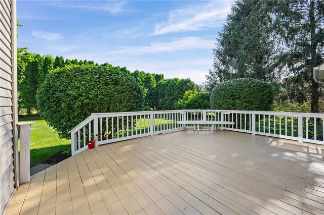 55 Shannon Glen, Perinton, NY 14450