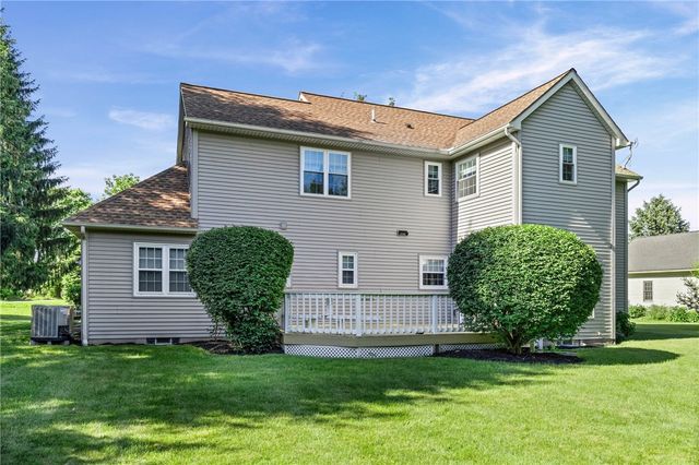 55 Shannon Glen, Perinton, NY 14450