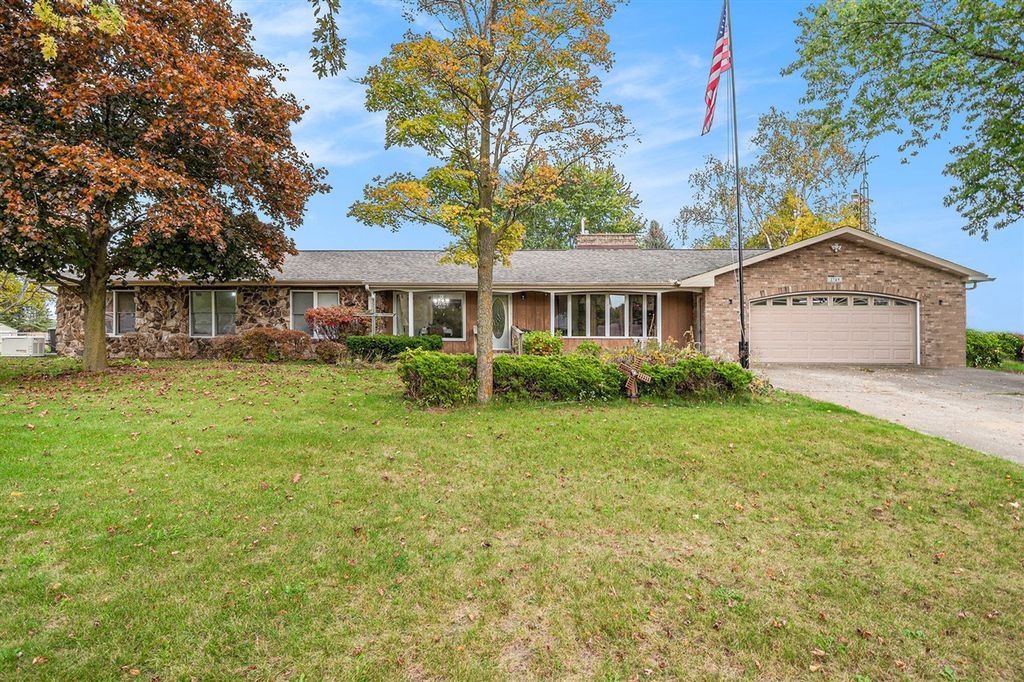 2749 8 Mile Road, Auburn, MI 48611