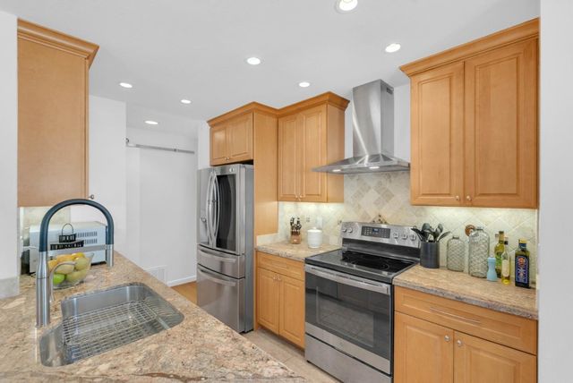 1117 Rainier Avenue, Pacifica, CA 94044