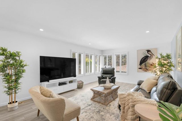 1117 Rainier Avenue, Pacifica, CA 94044