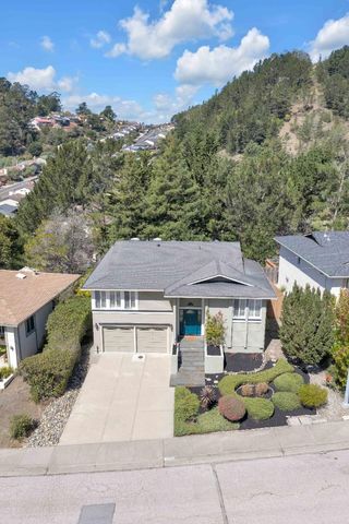 1117 Rainier Avenue, Pacifica, CA 94044