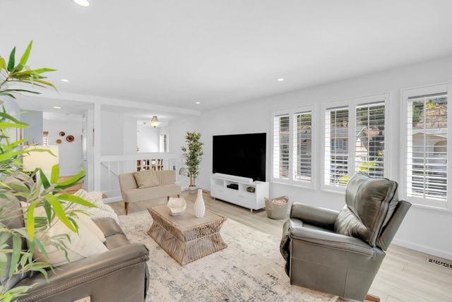 1117 Rainier Avenue, Pacifica, CA 94044