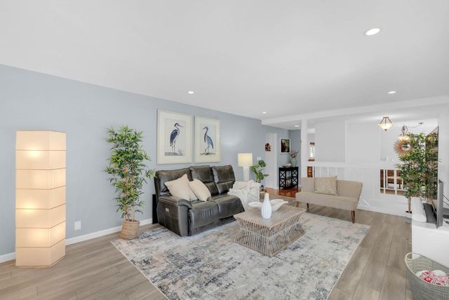 1117 Rainier Avenue, Pacifica, CA 94044