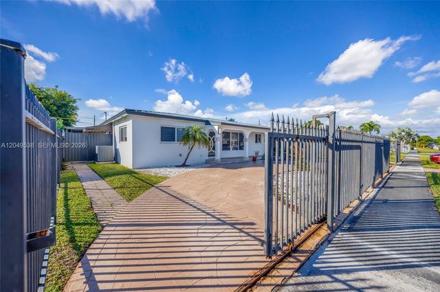 490 W 33rd Place, Hialeah, FL 33012