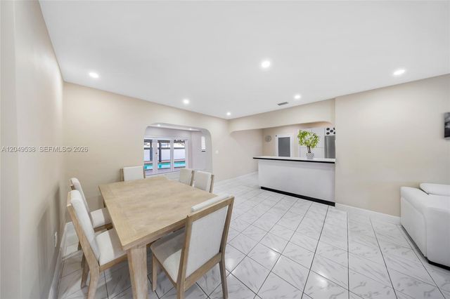 490 W 33rd Place, Hialeah, FL 33012