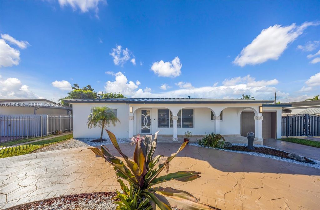 490 W 33rd Place, Hialeah, FL 33012