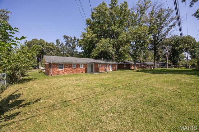 1816 Menard Drive, Belleville, IL 62220