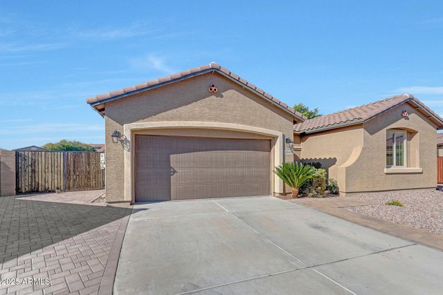 16040 W DESERT FLOWER Drive, Goodyear, AZ 85395