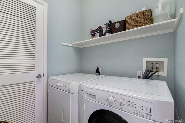 9002 E 24th Place 101, Denver, CO 80238