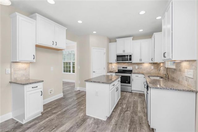 911 Maxine Street, Kernersville, NC 27284