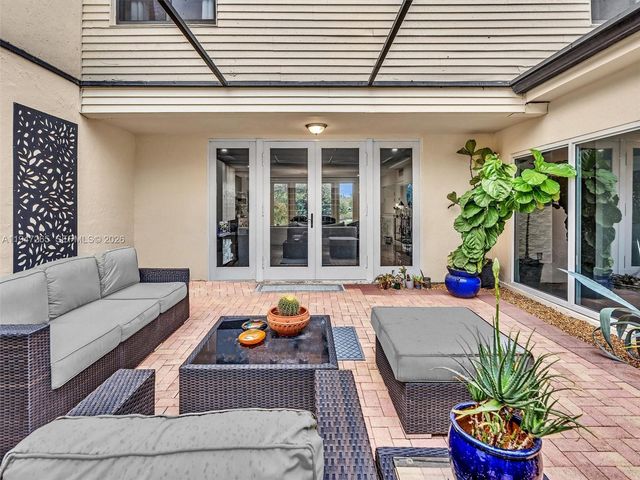 7661 SW 102nd Pl, Miami, FL 33173