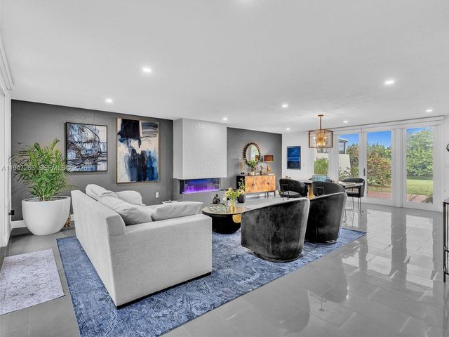 7661 SW 102nd Pl, Miami, FL 33173