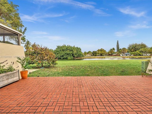 7661 SW 102nd Pl, Miami, FL 33173