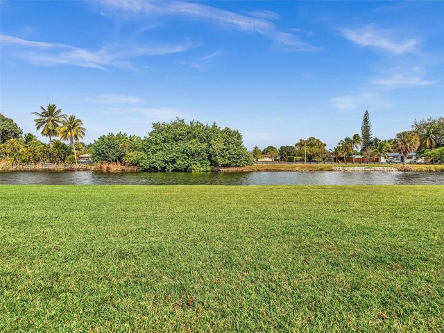 7661 SW 102nd Pl, Miami, FL 33173