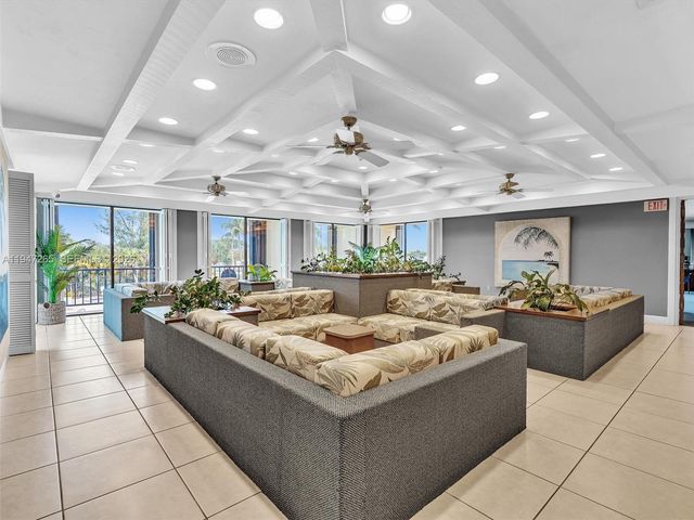 7661 SW 102nd Pl, Miami, FL 33173