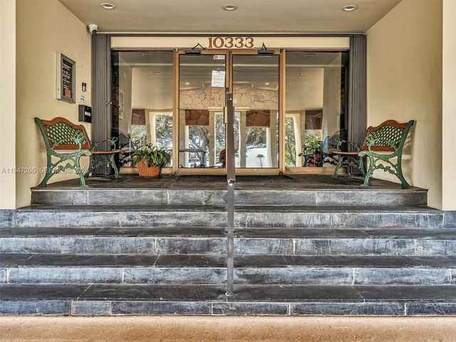 7661 SW 102nd Pl, Miami, FL 33173