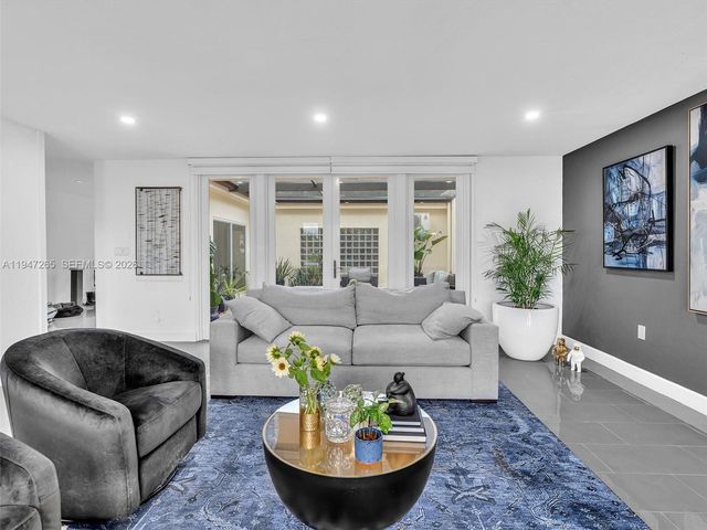 7661 SW 102nd Pl, Miami, FL 33173