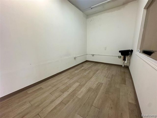 884 Ford Avenue, Wyandotte, MI 48192