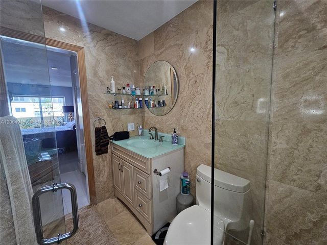 3545 NE 167th St 404, North Miami Beach, FL 33160