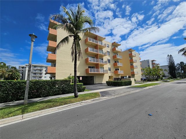3545 NE 167th St 404, North Miami Beach, FL 33160
