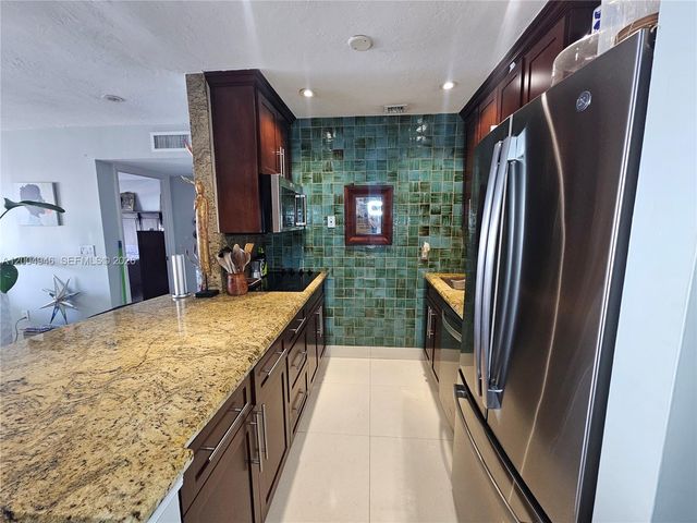 3545 NE 167th St 404, North Miami Beach, FL 33160