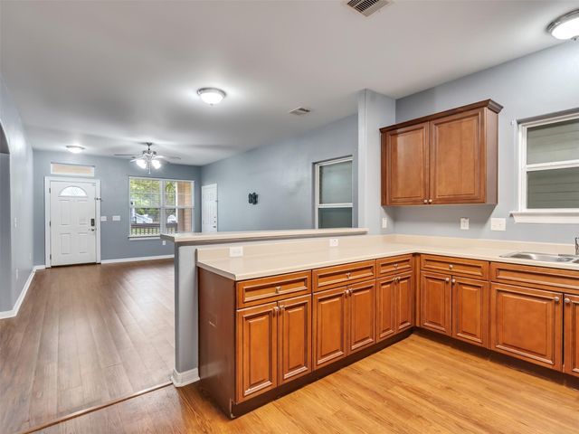 110 N Texas Street, Texas City, TX 77591