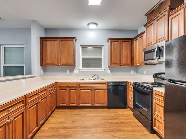110 N Texas Street, Texas City, TX 77591
