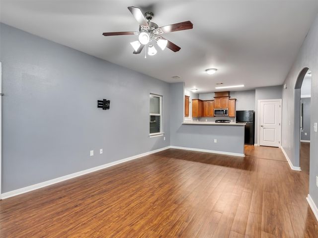 110 N Texas Street, Texas City, TX 77591