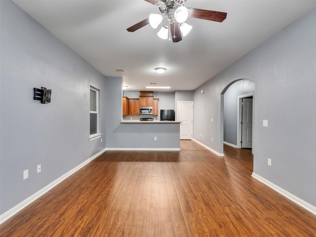 110 N Texas Street, Texas City, TX 77591
