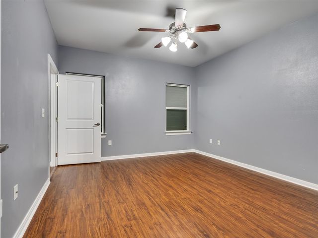 110 N Texas Street, Texas City, TX 77591