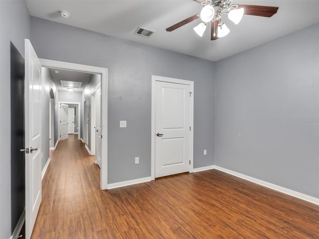 110 N Texas Street, Texas City, TX 77591