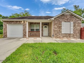 110 N Texas Street, Texas City, TX 77591