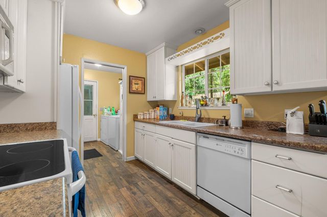 5861 Lupin Lane, Pollock Pines, CA 95726