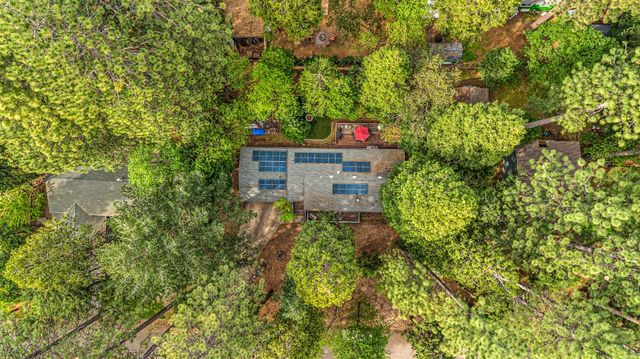 5861 Lupin Lane, Pollock Pines, CA 95726
