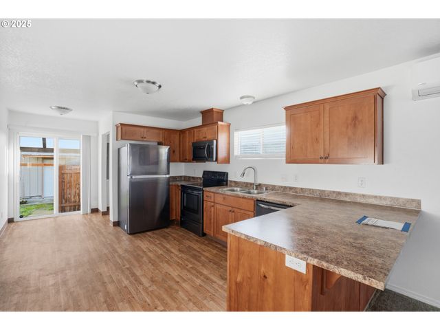 344 DOUGLAS St, Longview, WA 98632