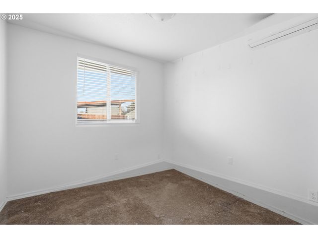 344 DOUGLAS St, Longview, WA 98632