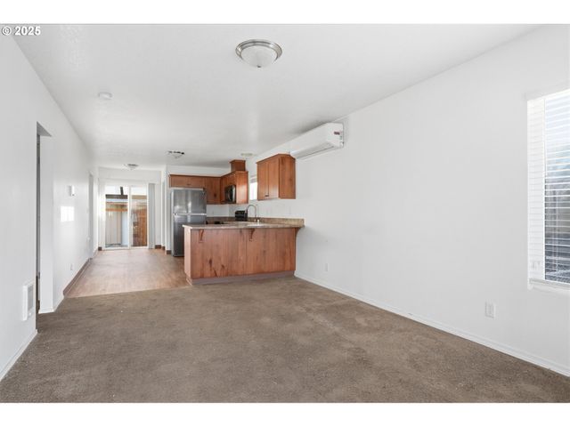 344 DOUGLAS St, Longview, WA 98632