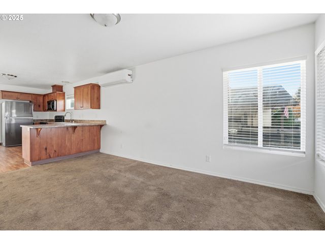 344 DOUGLAS St, Longview, WA 98632